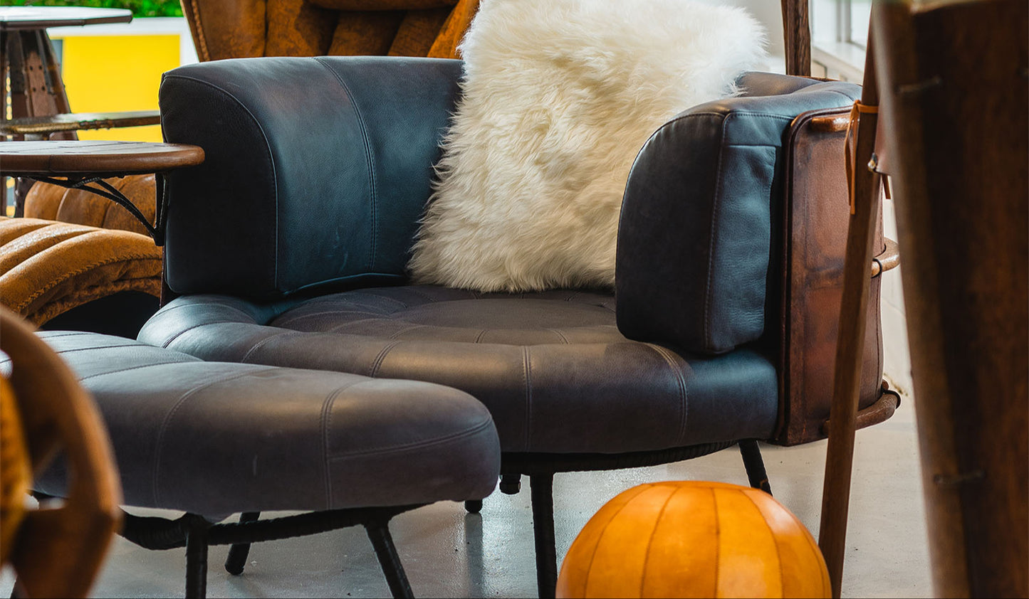 Eclipse Swivel Armchair with Footrest